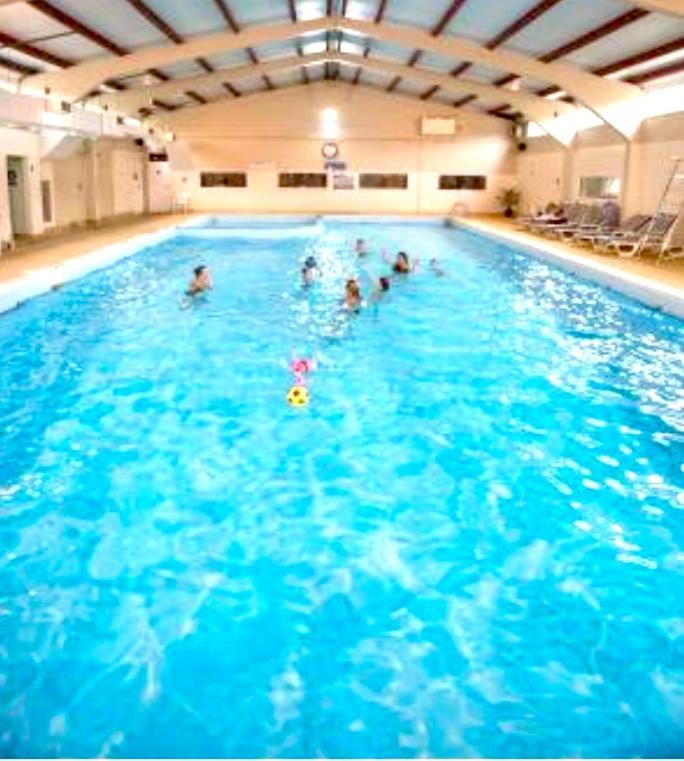 Clifftop Chalet With Pool Deal Buitenkant foto